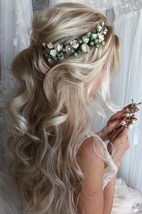 Wedding Hairstyles With Flowers, Hairstyles With Flowers, Wedding Hair Up, Elegant Wedding Hair, Wedding Hair Inspiration, Wedding Hair Flowers, Wedding Hairstyles Updo, Wedding Updo, Wedding Hairstyles For Long Hair