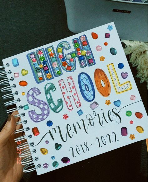 Senior Scrapbook Ideas, Senior Year Scrapbook, School Memories Scrapbook, Senior Year Fun, Graduation Scrapbook, Friend Scrapbook, High School Memories, Photos Bff, Scrapbook Cover