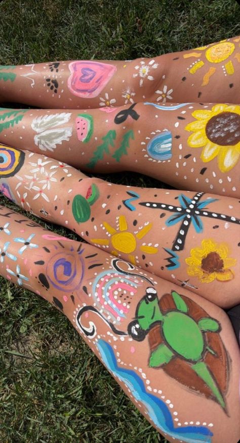 Summer List Ideas, Fun Summer Crafts, Leg Painting, Leg Art, Fun Sleepover Ideas, Fun Summer Activities, Summer Scrapbook, Summer Painting, Summer Fun List