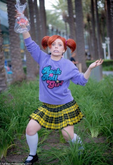 Michelle Sligar [as Darla feat. Nemo] (Cosplay by LifeOfShel @Facebook) #FindingNemo Darla Costume, Darla Finding Nemo, Finding Nemo Shirt, Cute Costume Ideas, Halloween Fx, Epic Halloween Costumes, Halloween Customs, Costume Couples, Love My Girl