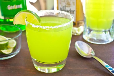 Melon Ball Margarita Virgin Summer Drinks, Melon Ball Drink, Melon Liqueur, Margarita Mix, Happy Hour Cocktails, Margarita Cocktail, Alcohol Drink Recipes, Drinks Alcohol Recipes, Low Cal