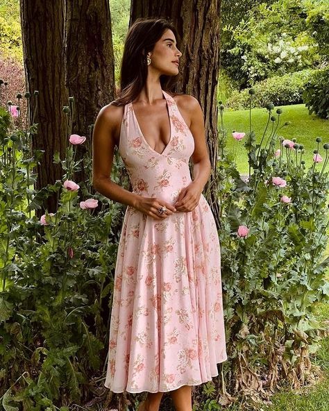 All Posts • Instagram Cocktail Pink, Dirndl Outfit, Floral Party Dress, Ditsy Floral Dress, Bandeau Tops, Sleeveless Outfit, Halter Neck Dress, Plunge Dress, Sleeveless Dresses