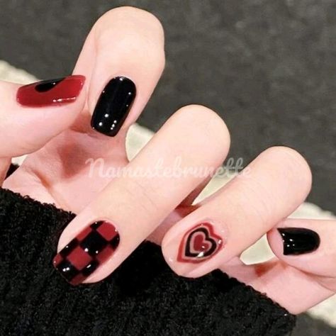 Short Nails Red, Pattern Nails, Nails Press Ons, Band Nails, Punk Nails, Plaid Nails, Simple Gel Nails, Grunge Nails, Nails Square