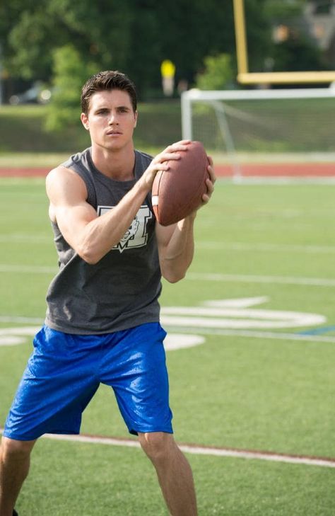 Unappealing ... playing a stereotypical high school jock wasn’t what Amell wanted at first. Picture: Roadshow Robbie Amell, Portrait Photography Men, Attractive Guys, Old Age, Hot Actors, Cute Celebrity Guys, Athletic Men, Tom Cruise, Cute Celebrities