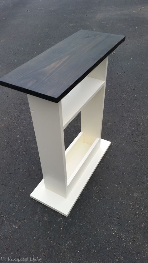 Furniture Build, Diy Side Table, Stained Table, Diy End Tables, Diy Sofa Table, Diy Sofa, Small Side Table, Small Sofa, Sofa Side Table