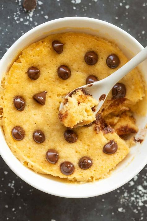 Keto Peanut Butter Mug Cake made with just 3 ingredients- No grains, no sugar and no flour. The BEST Peanut Butter mug cake. Keto Mug Cake Easy 3 Ingredient, Keto Flourless Mug Cake, Keto Peanut Butter Mug Cake, Flourless Mug Cake, Low Carb Mug Cake, Chocolate Chip Mug Cookie, Peanut Butter Mug Cake, Keto Reset, Gluten Free Mug Cake