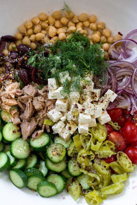 Greek Chickpea and Tuna Salad Chickpea And Tuna, Chickpea Tuna, Greek Chickpeas, Lost 100 Pounds, Healthy Food Facts, Make Ahead Lunches, My Diary, Tapenade, Tuna Salad