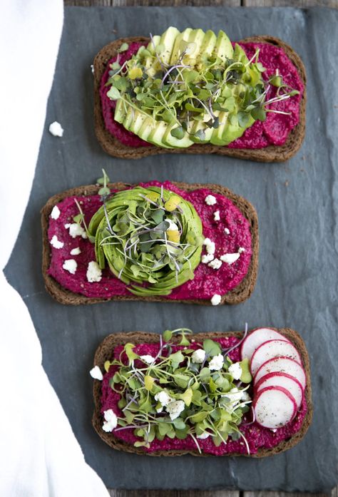 Toast Pizza, Avocado Dessert, Plats Healthy, Simple Lunch, Beet Hummus, Vegan Hummus, Toast Recipes, Delicious Healthy Recipes, Clean Eating Snacks