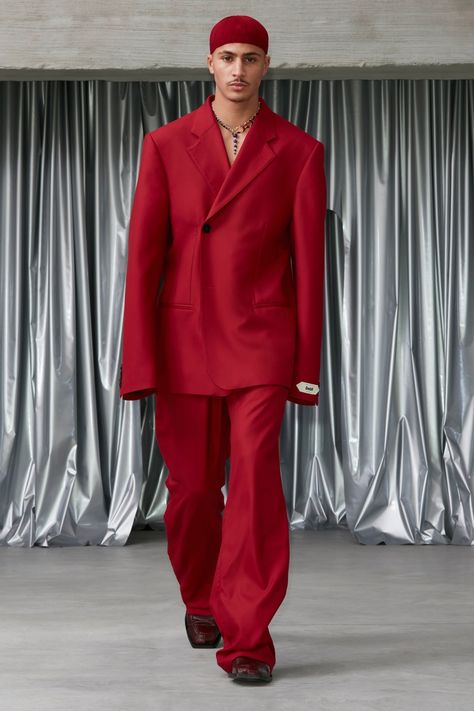 GmbH Fall 2022 Menswear Fashion Show | Vogue 2022 Fashion Show, Red Suit, Vogue Russia, Winter 2022, Fall 2022, Red Outfit, Menswear Collection, Fashion Show Collection, Mens Street Style