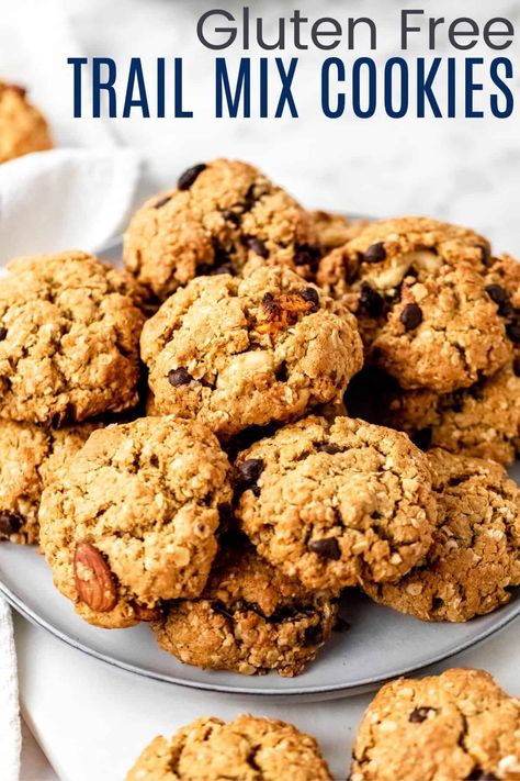 Gluten-Free Trail Mix Cookies | Cupcakes & Kale Chips Flourless Oatmeal Cookies, Trail Mix Cookies, Oatmeal Cookie Recipe, Oats Chocolate, Soft Cookie Recipe, Flourless Peanut Butter Cookies, Flourless Cookies, Easy Gluten Free Desserts, Gluten Free Cookie Recipes