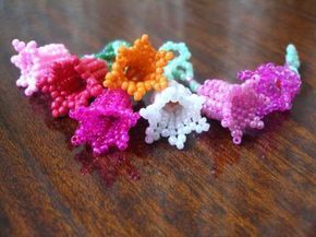 Seed Bead Jewelry Tutorials, Seed Bead Bracelets Diy, Seed Bead Patterns Free, Seed Bead Bracelets Tutorials, Seed Bead Art, Seed Bead Bracelet Patterns, Seed Bead Projects, Seed Bead Jewelry Patterns, Beaded Flowers Patterns