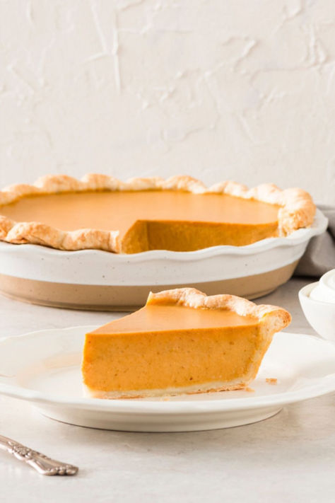 🥧🍁 Enjoy homemade pumpkin pie with this easy recipe using E.D.SMITH Pumpkin Pie Filling. Pumpkin Pecan Pie, Traditional Pumpkin, Easy Pumpkin Pie, Best Pie, Pumpkin Pie Filling, Potato Pie, Pumpkin Pie Recipes, No Bake Pies, Easy Pumpkin