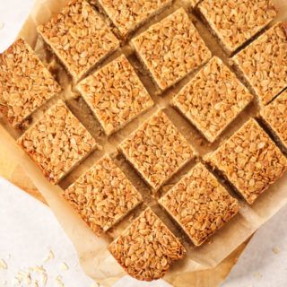 How to make flapjacks How To Make Flapjacks, Easy Flapjacks, Taming Twins, Bars Recipes Healthy, Quick Healthy Snacks, No Bake Snacks, Baked Oats, Fool Proof Recipes, Golden Syrup