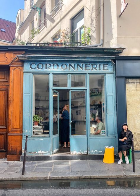 Cafe Facade, Studio Aesthetics, Paris Buildings, Marais Paris, Restaurant Exterior, Vintage Parisian, Paris Architecture, Paris Store, Parisian Cafe