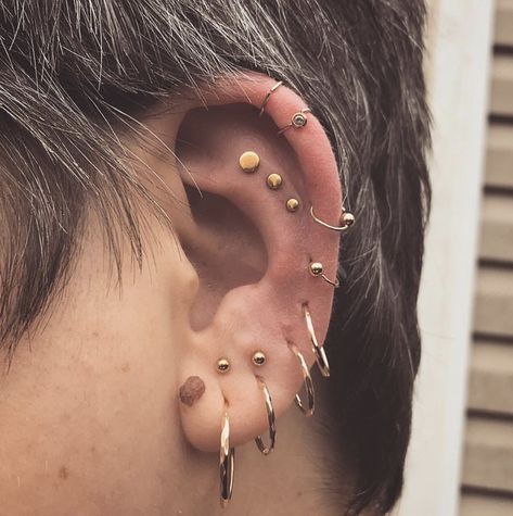 Flat Ear Piercing Triple, Triple Flat Ear Piercing, 3 Flat Ear Piercings, Flat Piercing Jewelry Gold, Piercings Ear Flat, Ear Piercings Flat, Triple Flat Piercing, Earring Curation, Flat Piercing Jewelry