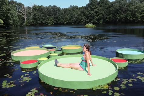 The Lily project was designed and installed by Jaemee Studio during their artist’s residency period at the I-Park Foundation, located in East Haddam, Connecticut. Inspired by lily pads floating at a pond adjacent to Eightmile River, the Lily Project encourages visitors to have a colorful and playful interaction with monumental nature. Revolve Coachella, Urban Streetscape, Creative Installation, Water Installation, River Design, Floating Architecture, Water Sculpture, Aquaponics Diy, The Big Green