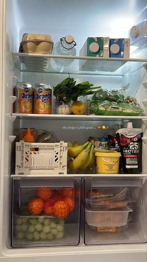 Healthy Fridge Aesthetic, Fridge Goals Snacks, Stocked Fridge Goals, Healthy Fridge Goals, Fridge Goals Healthy Food, Full Fridge Goals, Snacks Fridge, Vegan Fridge, Aesthetic Fridge