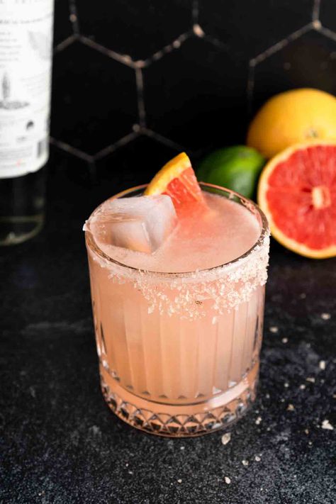 Mezcal Paloma - Smoky, Sweet & Citrusy - foodworthfeed Mezcal Drinks Cocktail Recipes, Grapefruit Paloma, Spicy Mezcal Cocktails, Mezcal Sunrise, Mezcal Grapefruit Cocktail, Thyme Simple Syrup, Mezcal Margarita, Easy Drinks To Make, Honey Simple Syrup