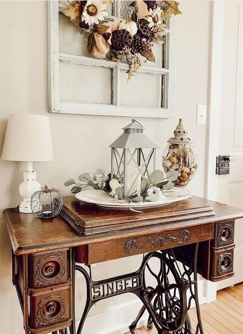 Decorating With Antique Sewing Machine, Vintage Sewing Machines Decoration, Vintage Sewing Machine Repurposed, Singer Sewing Machine Repurposed, Singer Table, Antique Sewing Machine Table, Old Sewing Machine Table, Old Sewing Tables, House Lobby