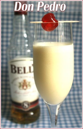 Dom Pedro Recipe, African Drinks, Alcoholic Milkshake, South African Desserts, Best Vanilla Ice Cream, Boozy Ice Cream, Ice Cream Cocktails, African Dessert, Desserts In A Glass