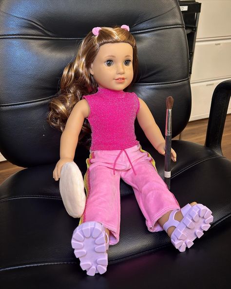 American Girl’s 2024 Girl of the Year, Lila Monetti, had a blast at GMA for her big debut! Check out behind the scenes at our studio in… | Instagram Doll Aesthetic, Our Generation Dolls, Barbie Doll House, Barbie Stuff, Glitter Girl, Doll Photography, Ag Dolls, Good Morning America, Girl Doll Clothes