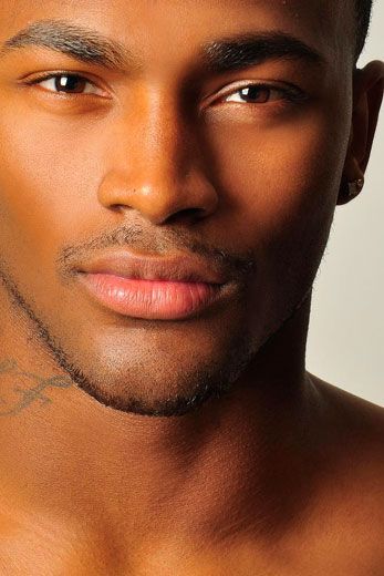 Keith Carlos - “At first glance, one would think ‘young Tyson Beckford look alike’ when they see Keith. Ironically, they share the same birthday (Dec. 19th). This 6'2” former college athlete is super silly behind the scene but he knows how to deliver a great image every time. Keith hails from Bridgeport, CT, and he currently resides in Kingston, Jamaica.” Tyson Beckford, Corte De Cabelo Masculino, Face Men, Guy Pictures, Male Face, Good Looking Men, Beautiful Eyes, Male Models, No. 2