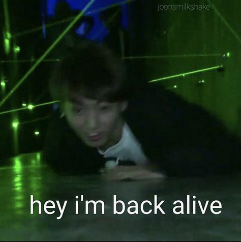 Im Back Meme, Memes Random, Im Back, Super Funny Videos, Super Funny, Bangtan Boys, Funny Gif, Memes, Funny