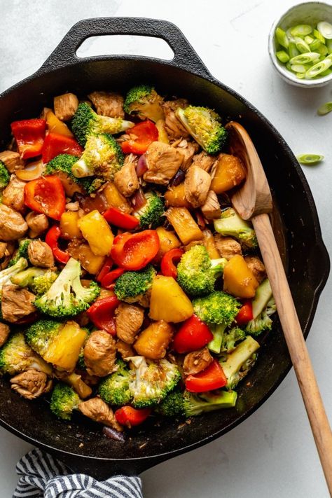 Wonderful pineapple broccoli chicken stir fry with a flavorful sweet and sour sauce. This easy pineapple chicken stir fry recipe takes just 30 minutes to make for the best, veggie & protein-packed weeknight dinner! Serve with rice or quinoa for an amazing meal. #stirfry #chicken #healthydinner #glutenfree #mealprep Broccoli Chicken Stir Fry, Healthy One Pan Meals, Pineapple Chicken Stir Fry, Veggie Protein, Chicken Broccoli Stir Fry, Broccoli Chicken, Stir Fry Recipes Chicken, Best Meal Prep, Protein Packed Meals