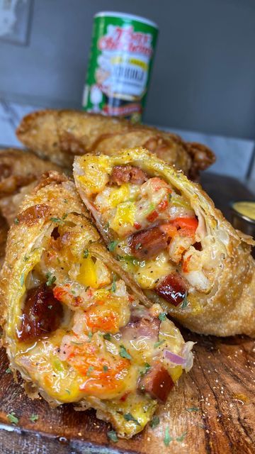 Egg Roll Recipes, Louisiana Recipes, Creole Recipes, Egg Roll, Cajun Recipes, Egg Rolls, Seafood Dishes, Food App, Shrimp Recipes