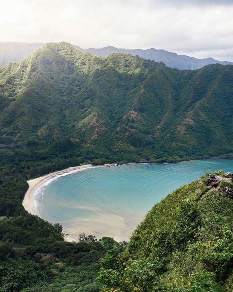 Hiking In Hawaii, Hawaii Mountains, Hawaii Landscape, Amazing Landscapes, Photography Kit, Hawaii Life, National Photography, Here On Earth, Hawaiian Islands