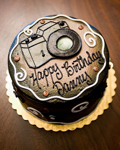 Camera Cake Design, Photography Theme Cake, Cake For A Photographer, Camera Cake Ideas, Cake For Papa, Cake Camera, Chocolate Cake With Raspberry Filling, Birthday Cake For Papa, 65 Birthday Cake