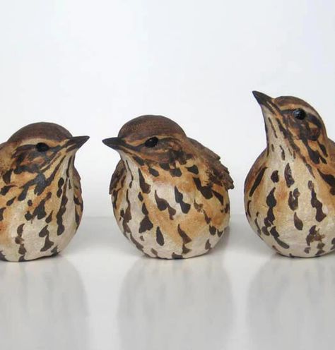 Bird Pottery Ideas, Pottery Birds Ideas, Ceramic Birds Pottery, Ceramic Animals Sculpture, Ceramic Sculpture Ideas, Cool Ceramics, Ceramics Animals, Ceramic Sculpture Artists, Wildlife Sculpture