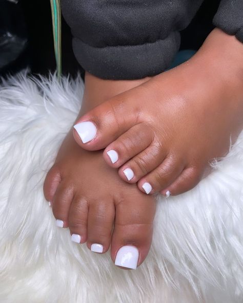 Indy 🍁 (@indiastyledyou) posted on Instagram: “Her first time getting acrylic toes 😍🤍!! • • • ♡- ♡ ♡ ♡ (@indiastyledyou) ———————————————— #nails #acrylicnails #indiastyledyou…” • Nov 12, 2021 at 7:21pm UTC Birthday Nail Designs, Pedi Ideas, White Manicure, Gel Toe Nails, Milky Nails, Acrylic Toe Nails, Acrylic Toes, Cute Toe Nails, Pretty Aesthetic