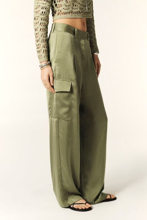 trousers CARY Feminine Streetwear, Cargo Design, Safari Chic, Synthetic Fibres, Skirt And Sneakers, Twill Pants, Jumper Shirt, African Safari, Pump Dress