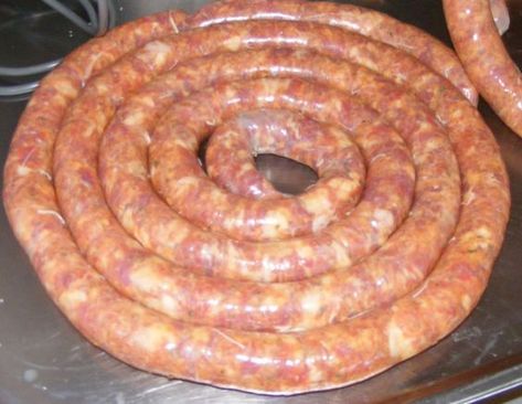 Homemade Chorizo, Smoked Burgers, Home Made Sausage, Salvadorian Food, Argentina Food, Homemade Sausage Recipes, Argentinian Food, Chorizo Recipes, Meat Shop