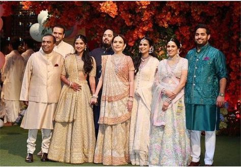 All The Deets From The Grand Ambani Engagement Mukesh Ambani Son, Ambani Family, Isha Ambani, Radhika Merchant, Anant Ambani, Mukesh Ambani, Nita Ambani, Mumbai Wedding, Rich Family