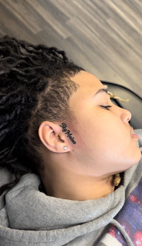 Small Face Tattoos, Front Neck Tattoo, Cornrow Braids Men, Neck Ideas, Black Men Tattoos, Best Neck Tattoos, Face Tats, Face Tattoos For Women, Cute Tattoos On Wrist