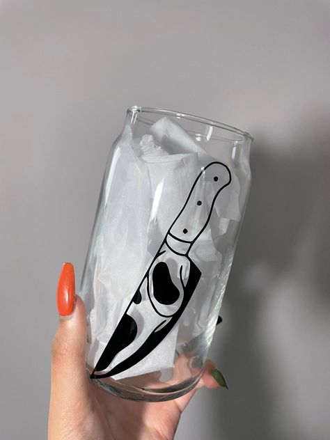 Ghostface Tumbler, Halloween Cup Ideas, Ghostface Coffee Mug, Beer Can Glass Design Halloween, Halloween Glass Coffee Cups, Spooky Glass Cups, Morning Wood, Coffee Glasses, Halloween Cans