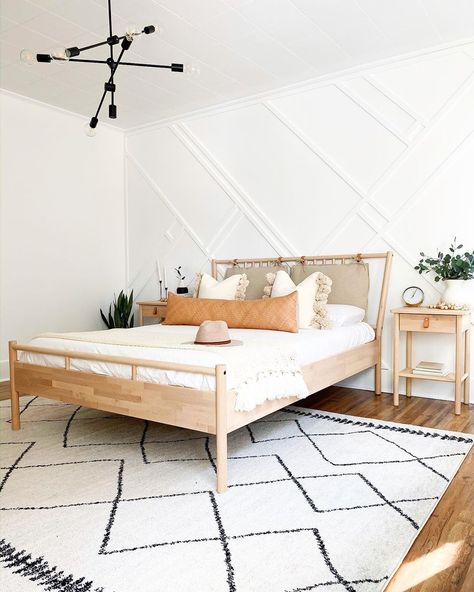 Ashley Elaine on Instagram: “✨Guest Bedroom Reveal ✨Did you catch my stories today?! My guest bedroom is FINALLY complete! Guys!!! I’m obsessed with how it turned out.…” Dekorasi Kamar Tidur, Side Table With Storage, Decoration Inspiration, Bedroom Boho, Bedroom Night Stands, Cheap Decor, Boho Bedroom, Bedroom Storage, Cheap Home Decor