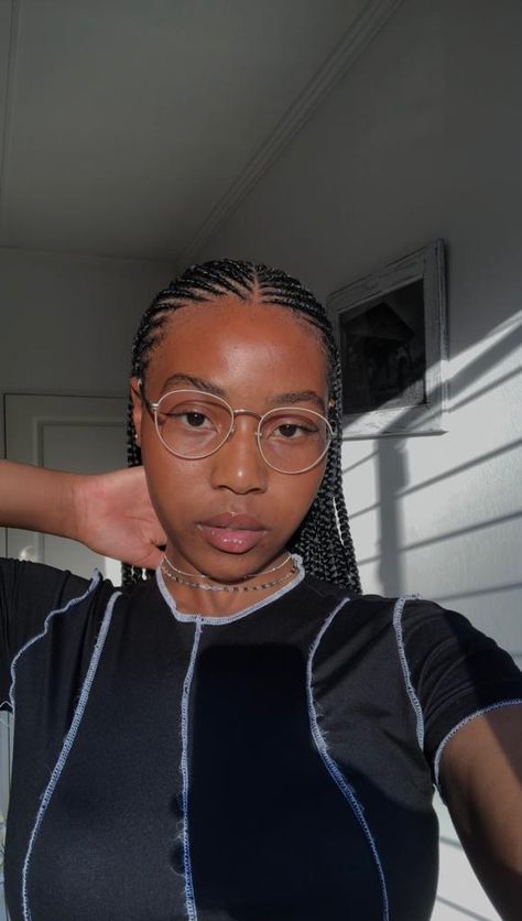 Middle Part Fulani Braids, Ghanaian Braids, Africa Hairstyles, Fulani Braids With Curls, Fulani Cornrows, Braids Ideas, Peekaboo Hair, Hairstyles With Glasses, Braids Hairstyles Pictures