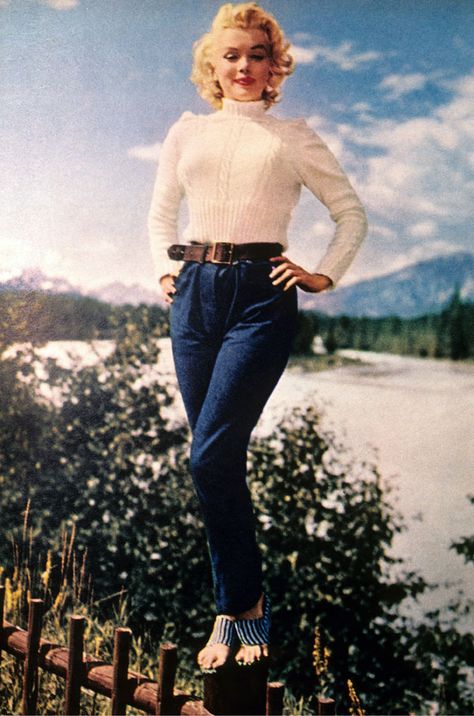 Marilyn Monroe Outfits, Marilyn Monroe Fashion, Olivia Culpo, Marilyn Monroe Photos, Stylish Jeans, Norma Jean, Norma Jeane, Glamorous Style, Blonde Bombshell