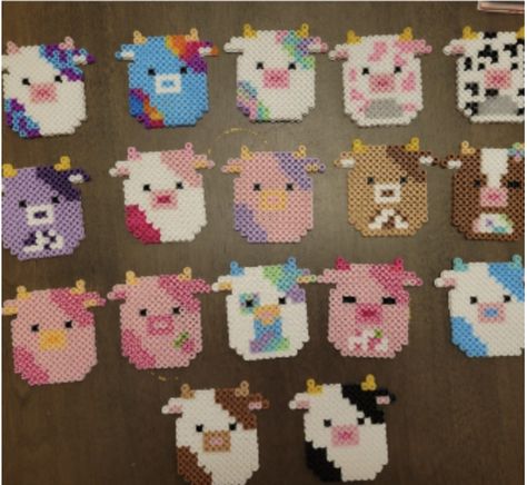 Squishmallow Melty Beads, Squish Mellow Perler Bead Patterns, Preppy Peeler Bead Ideas, Perel Bead Ideas Cute, Cute Melting Bead Ideas, Squishmallow Perler Bead Patterns, Melting Beads Ideas Easy, Simbrix Ideas, Cow Perler Bead Patterns