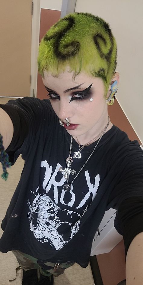 Shaved Punk Hairstyles, Hair Spikes Punk, Goth Shaved Head, How To Draw A Buzzcut, Halloween Shaved Hair Designs, Buzzcut With Bangs, Goth Crocs Outfit, Counterculture Aesthetic, Emo Buzzcut