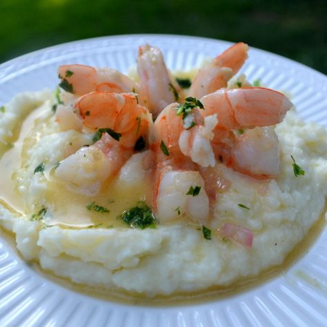 Shrimp and Mashed Potatoes What Goes With Shrimp, Shrimp And Mashed Potatoes, Shrimp Sauce Recipes, Ground Beef Breakfast, Cooked Shrimp Recipes, Cheese Mashed Potatoes, Shrimp Sauce, Shrimp Scampi Recipe, Steak And Shrimp