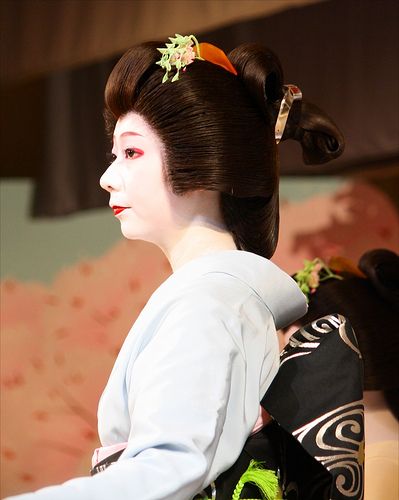 Kikuyu Odori 2 | Flickr - Photo Sharing! Bando Tamasaburo, Kabuki Actor, Geisha Doll, The Kimono Gallery, Kimono Gallery, Noh Mask, Japanese Costume, Japanese Clothing, Geisha Art