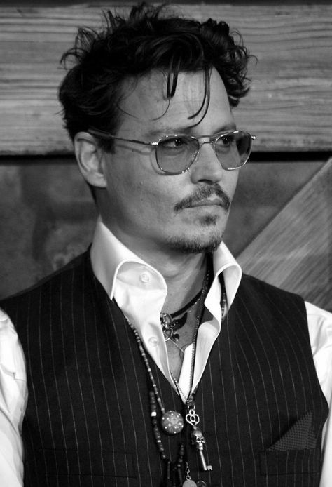 Actor Black And White, Jonny Dep, Johnny Depp Images, John Depp, Johnny Depp Characters, Barnabas Collins, جوني ديب, Johnny Depp Style, Kaptan Jack Sparrow