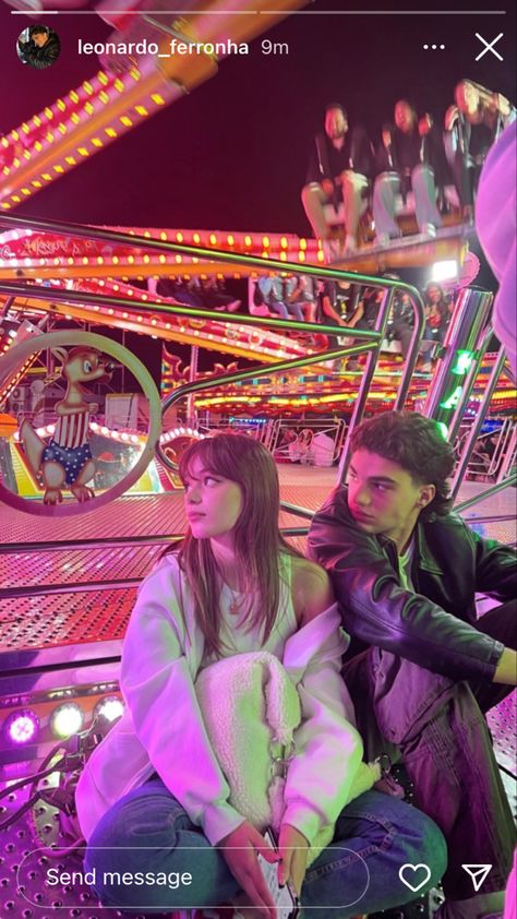 Amusement Park Pictures Ideas, Fair Aesthetic Couple, Carnival Aesthetic Outfit, Amusement Park Photo Ideas, Amusement Park Photoshoot, Amusement Park Aesthetic, Carnival Photo Shoots, Fair Pics, Festival Pics