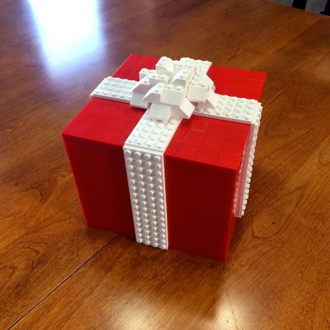 for cards? Lego Gift Box, Lego Gift, Lego Boxes, Valentines Gift Bags, Lego Diy, Lego For Kids, Lego Party, Lego Art