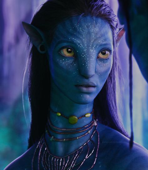 Zoe Saldaña as Neytiri, in “Avatar” (2009). New Avatar Movie, Avatar Makeup, Neytiri Avatar, Avatar Neytiri, Avatar 2009, Blue Avatar, Avatar Images, Avatar Picture, Pandora Avatar