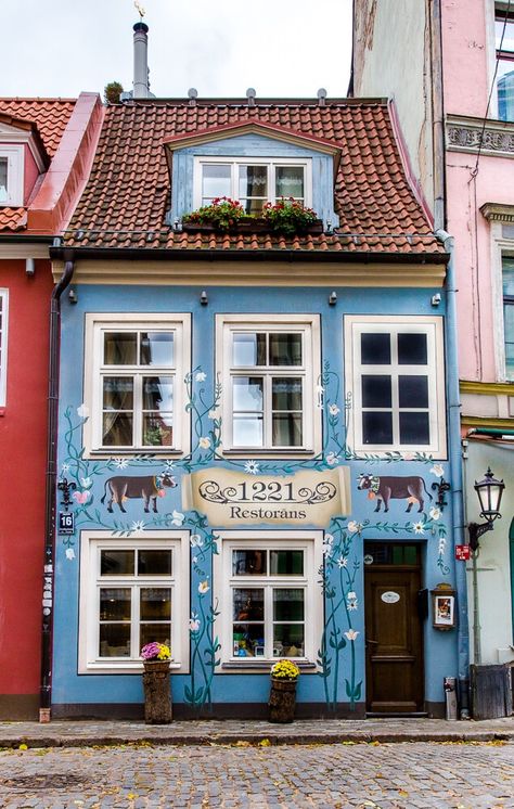 Riga Old Town // A Photo Diary from One of Europe's Most Underrated Old Towns Photos Of Old Buildings, Drawing Reference Photos Buildings, Art Reference Photos Buildings, Old Buildings Aesthetic, Riga Travel, Latvia Travel, Buildings Aesthetic, European Buildings, Photography Buildings